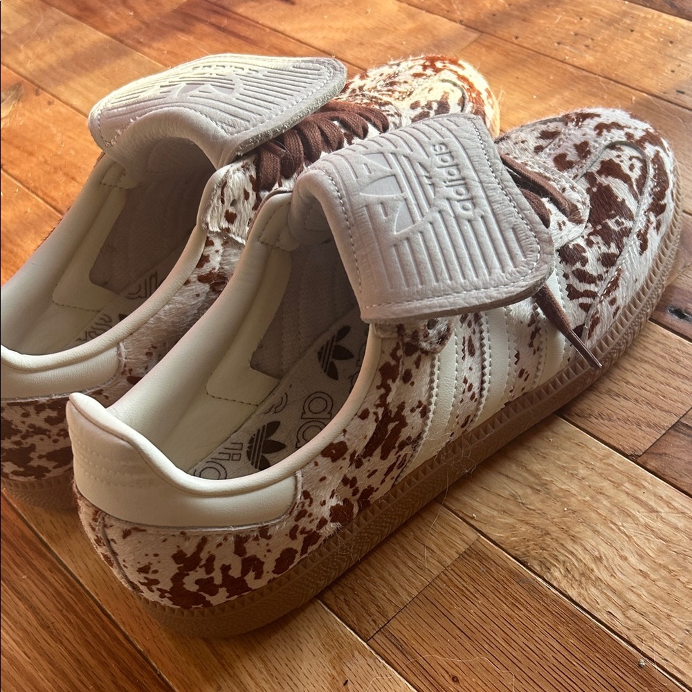 Adidas pony hair 9.5 womens